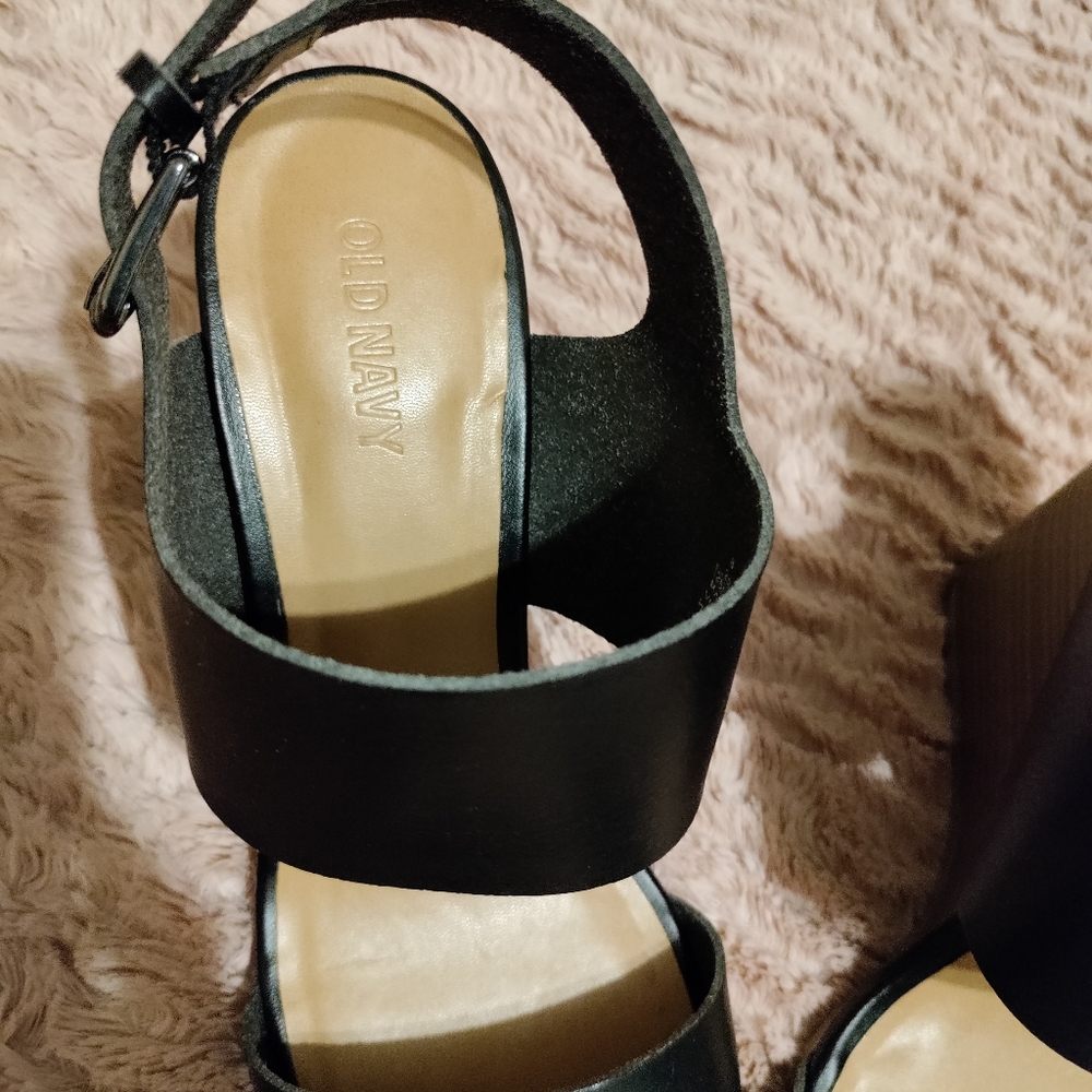 Old Navy Sandle Wedges - Picture 4 of 5